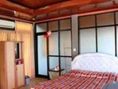 Soka Indah Restaurant & Bungalows Selemadeg  Buitenkant foto