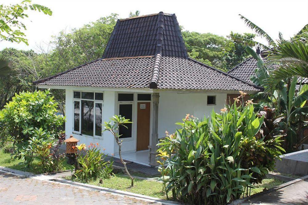 Soka Indah Restaurant & Bungalows Selemadeg  Buitenkant foto
